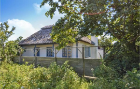 Lovely Home In Humble With Kitchen, Humble